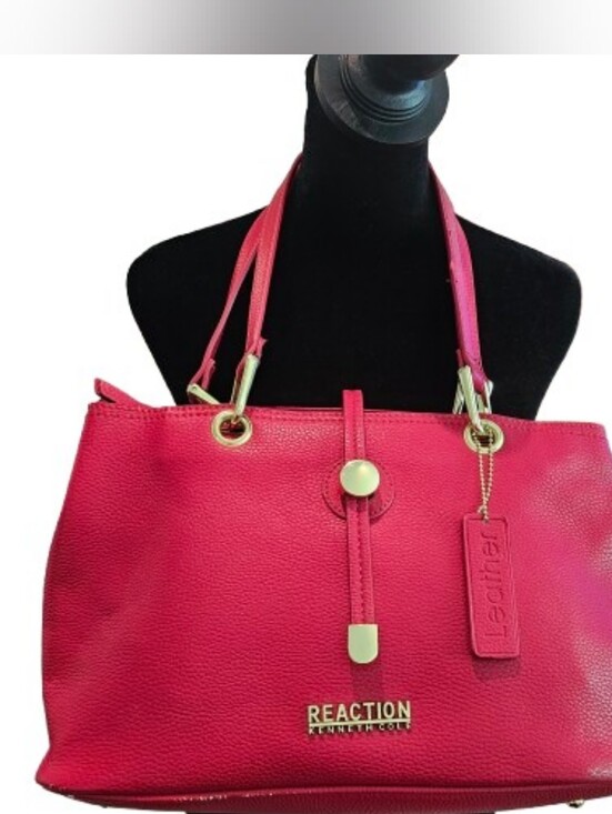 Kenneth Cole Reaction Handbags - Kenneth Cole Reaction Red Leather Shoulder Tote